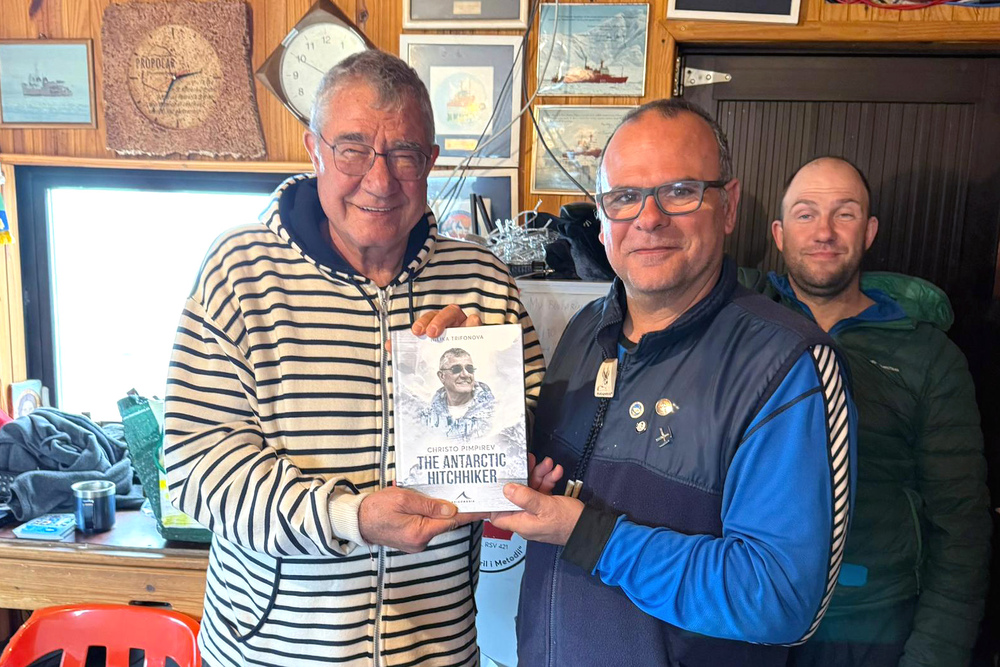 Antarctica - 34th Bulgarian Expedition - Spanish Base