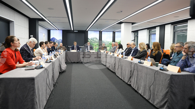 Европейски доходи, пенсии, демографска криза и проблеми на хората с увреждания обсъдиха политици и представители на различни организации