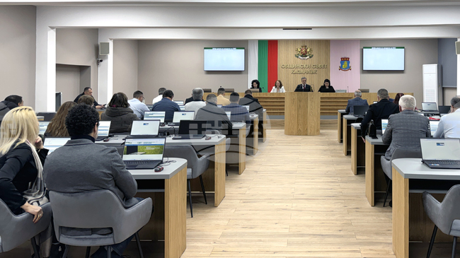 Общинският съвет в Казанлък даде съгласие за придобиване от Общината на общежитието на ПГ "Иван Хаджиенов"