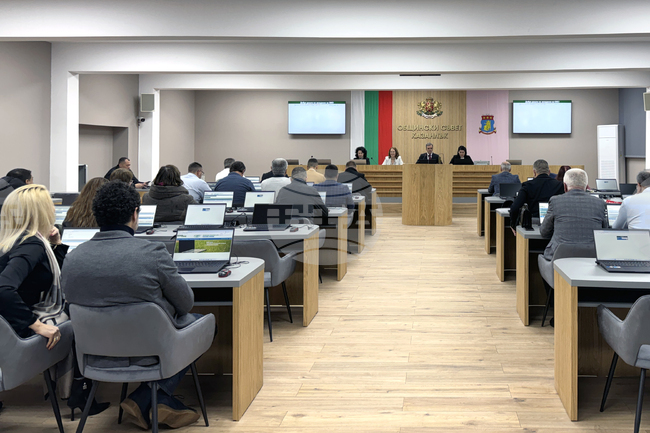 Общинският съвет в Казанлък даде съгласие за придобиване от Общината на общежитието на ПГ "Иван Хаджиенов"