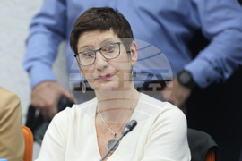 Интер експо център - публична дискусия - „Млади семейства и доходи“