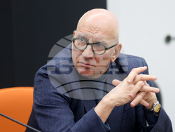 Интер експо център - публична дискусия - „Млади семейства и доходи“