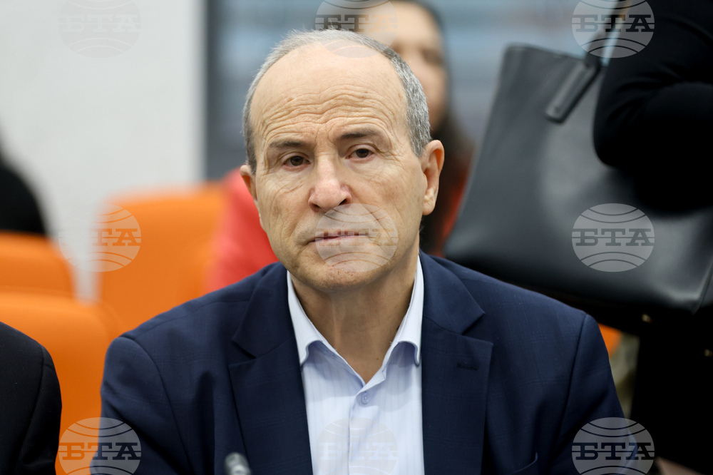 Интер експо център - публична дискусия - „Млади семейства и доходи“