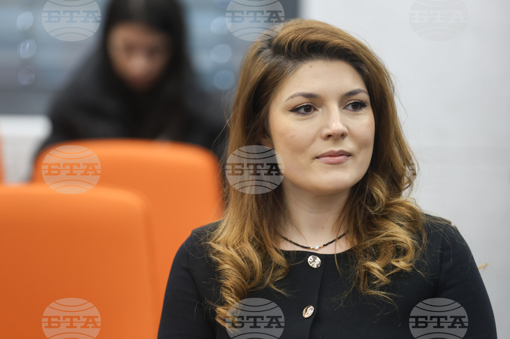 Интер експо център - публична дискусия - „Млади семейства и доходи“