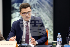 Интер експо център - публична дискусия - „Млади семейства и доходи“