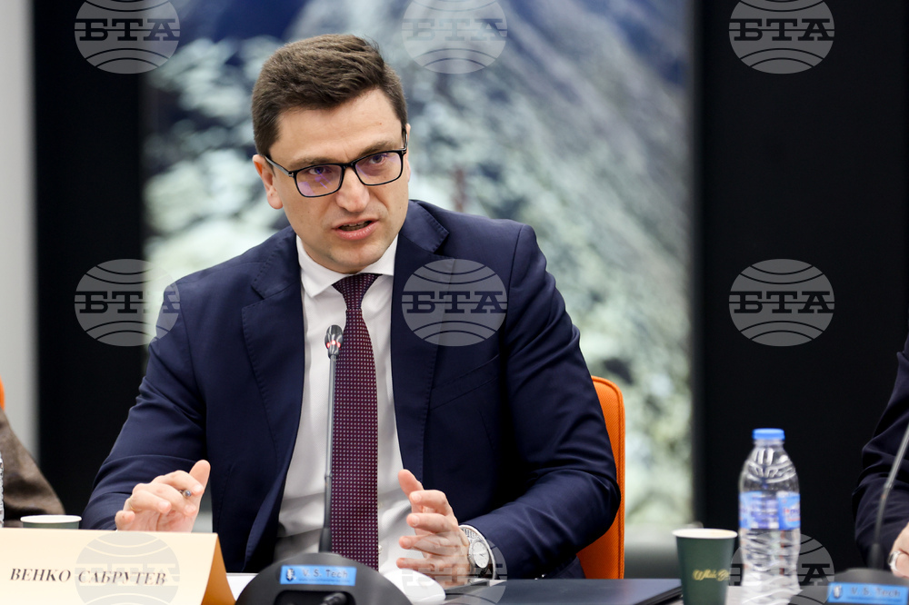 Интер експо център - публична дискусия - „Млади семейства и доходи“