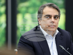 Интер експо център - публична дискусия - „Млади семейства и доходи“