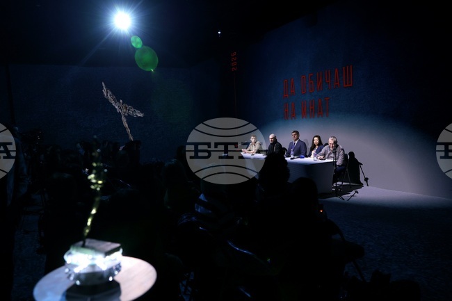 Певецът Веселин Маринов, актьорите Анета Сотирова и Ненчо Илчев и режисьорът Боньо Лунгов са сред носителите на награди "Икар" за 2026 г.