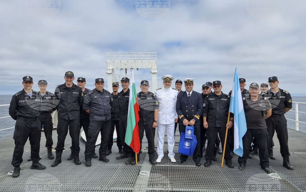 Day 80: Goodbye to Argentinian Pilot after Mission End