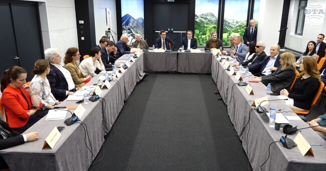 Експерти обсъждат доходите в България на дискусия по инициатива на „Продължаваме промяната“