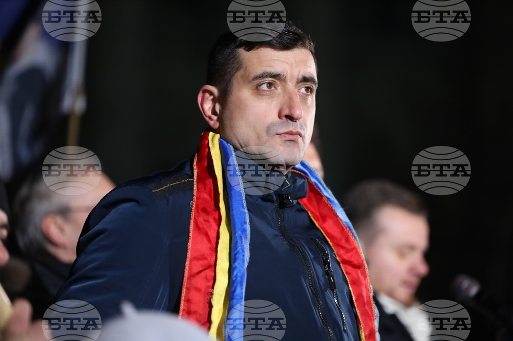 Лидерът на АУР отхвърли отправените му обвинения във връзка с посещение в САЩ и призова румънците масово да протестират на 12 януари