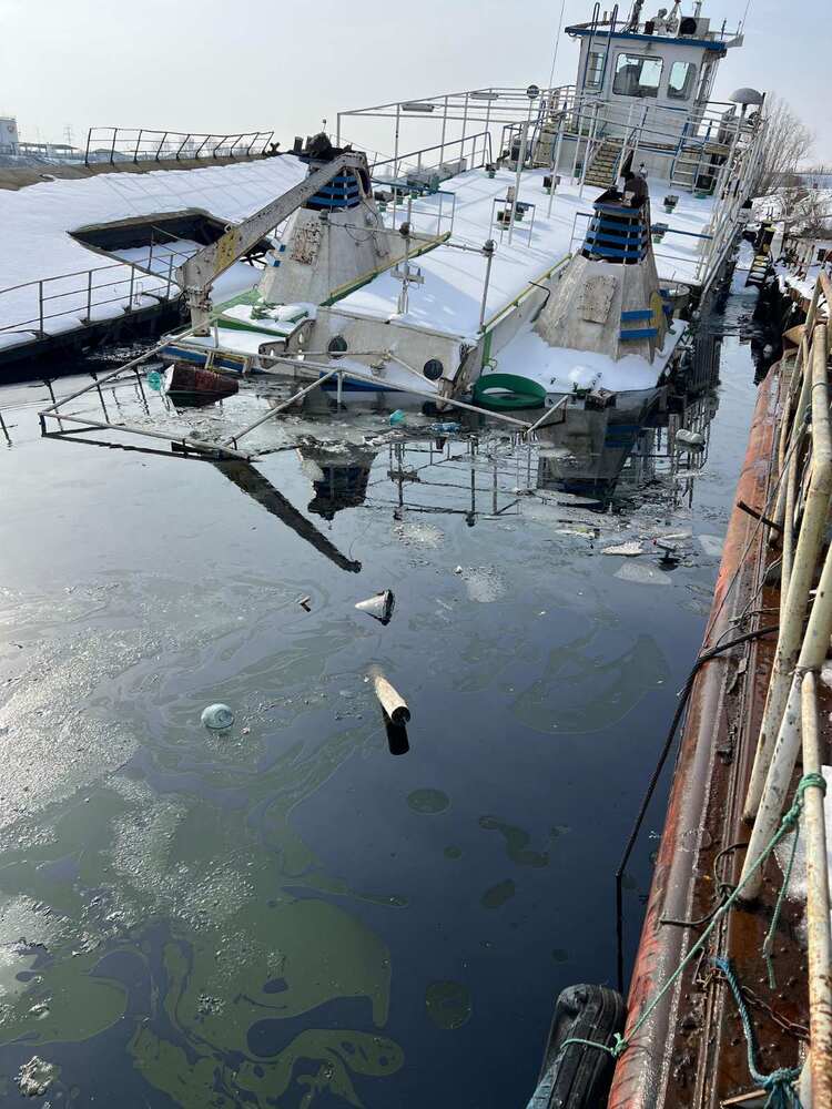 Областният управител Драгомир Драганов: Няма разливи на нефтопродукти в българската акватория на река Дунав след потъването на кораб във водите край Гюргево 