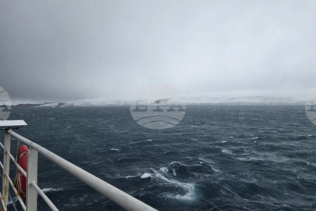 Antarctica - Sv. Sv. Kiril i Metodii - Delayed Embarking