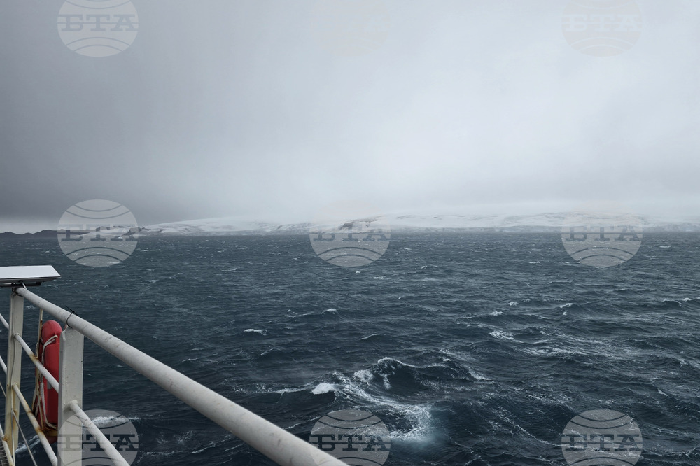 Antarctica - Sv. Sv. Kiril i Metodii - Delayed Embarking