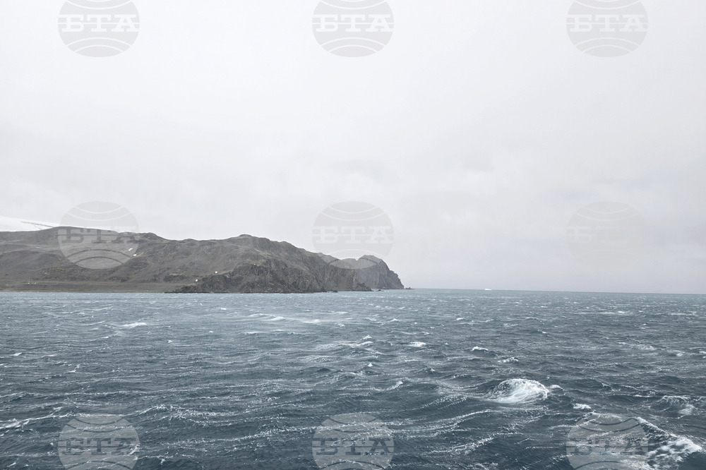 Antarctica - Sv. Sv. Kiril i Metodii - Delayed Embarking