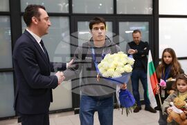 Летище „Васил Левски“ - Тервел Замфиров - посрещане