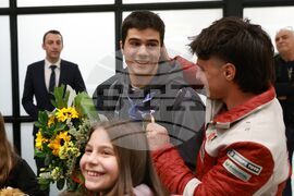 Летище „Васил Левски“ - Тервел Замфиров - посрещане