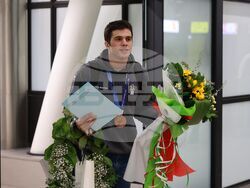 Летище „Васил Левски“ - Тервел Замфиров - посрещане