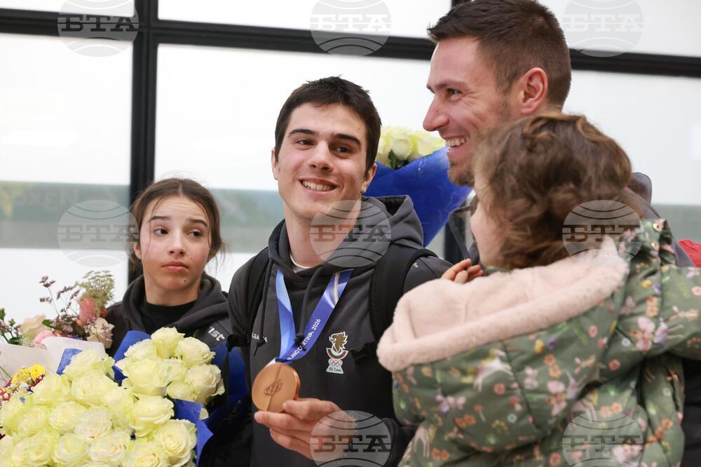 Летище „Васил Левски“ - Тервел Замфиров - посрещане