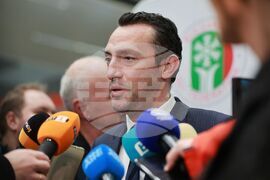 Летище „Васил Левски“ - Иван Пешев