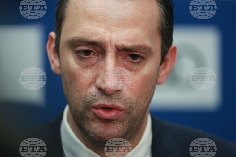 Летище „Васил Левски“ - Иван Пешев