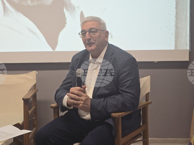 Кирил Кадийски пише така, сякаш вече е станал класик, каза проф. Александър Кьосев на вечер, посветена на покойния поет