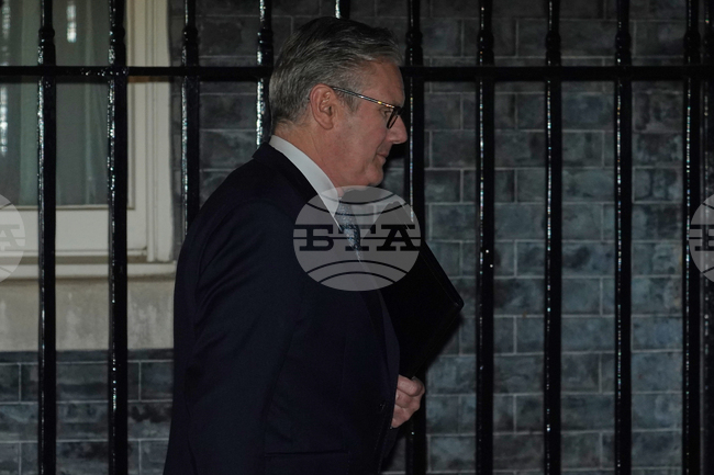 Западни издания коментират затягащия се обръч около правителството на британския премиер Киър Стармър 