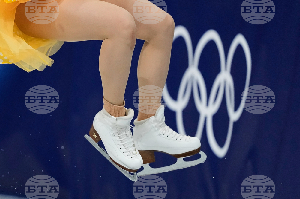 Организаторите на Олимпийските игри в Милано-Кортина 2026 се извиниха заради повърхността на почетната стълбичка на отборното състезание по фигурно пързаляне