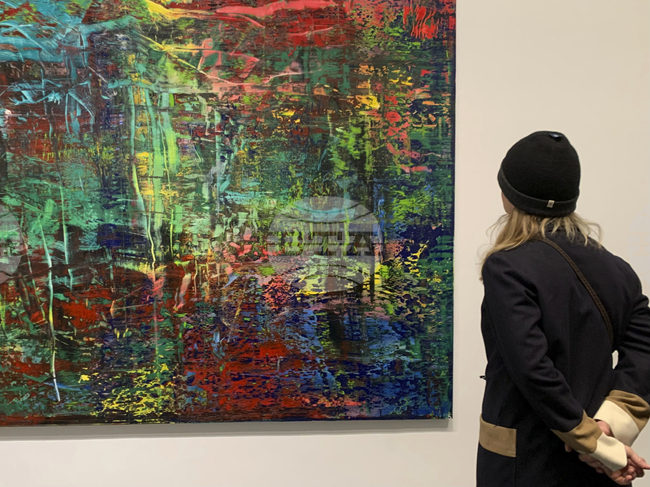 Панаирът на изкуството в Кьолн предлага творби на Рихтер, Базелиц и нови таланти 