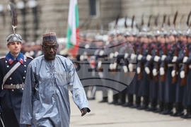 Сулейман Исаку - акредитивни писма