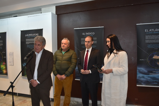 Община Ловеч: Близо 100 ученици от Езиковата гимназия в Ловеч посетиха испанската изложба за Магелан