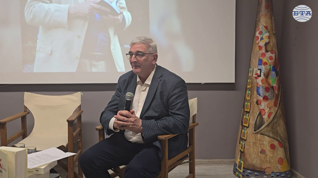 Кирил Кадийски пише така, сякаш вече е станал класик, каза проф. Александър Кьосев на вечер, посветена на покойния поет