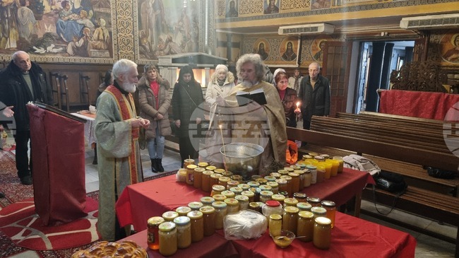 Търговище - Св. Харалампий - освещаване на мед