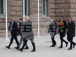 „Алианс за права и свободи“ - президент - консултации - пристигане