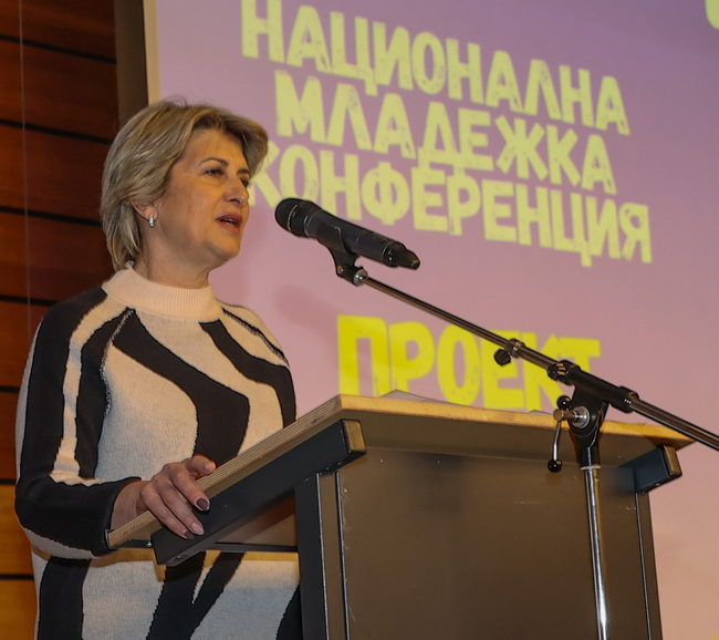 Министър Весела Лечева поздрави Ангел Русев за европейската титла по вдигане на тежести