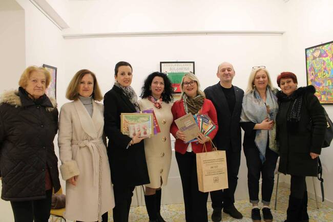 „Кирилица в шевици: Везаната азбука“ гостува на изложбата „Моята българска бродирана риза“ в Рим 