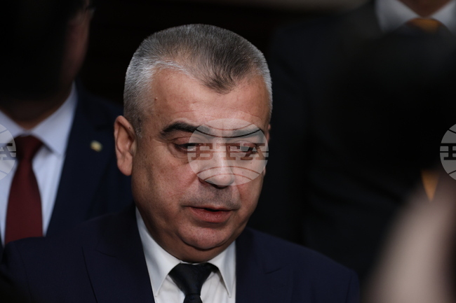 Очакваме дипломацията да измести ракетите, каза Хайри Садъков за ситуацията в Близкия изток 