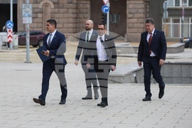 "Морал, единство, чест" - президент - консултации - пристигане