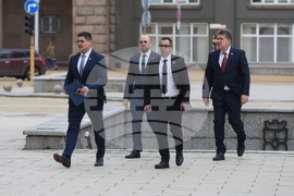 "Морал, единство, чест" - президент - консултации - пристигане