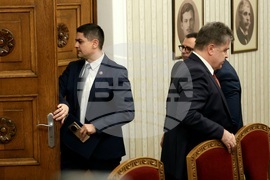 Президентство - "Морал, единство, чест" - консултации