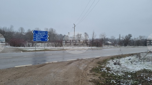 През село Певец се отклонява движението по пътя Търговище - Велики Преслав 