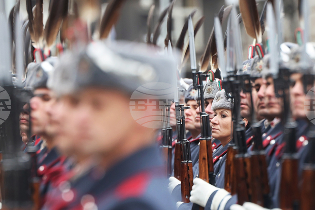 Национална гвардейска част - жени - военнослужещи