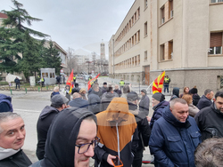 Република Северна Македония - Скопие - парламент - блокада