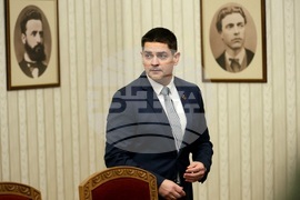 Президентство - "Морал, единство, чест" - консултации