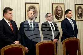 Президентство - "Морал, единство, чест" - консултации