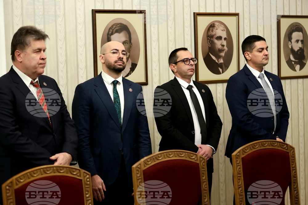 Президентство - "Морал, единство, чест" - консултации