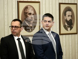 Президентство - "Морал, единство, чест" - консултации