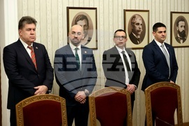 Президентство - "Морал, единство, чест" - консултации