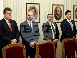 Президентство - "Морал, единство, чест" - консултации