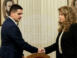 Президентство - "Морал, единство, чест" - консултации